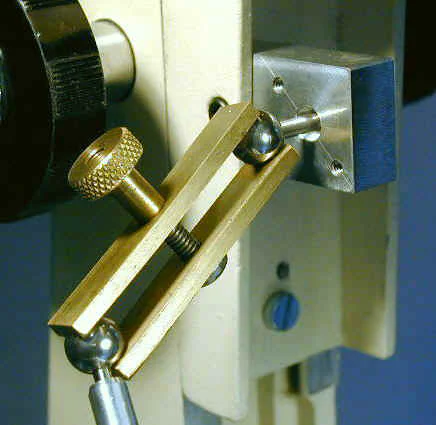 arm01.jpg (128942 bytes)